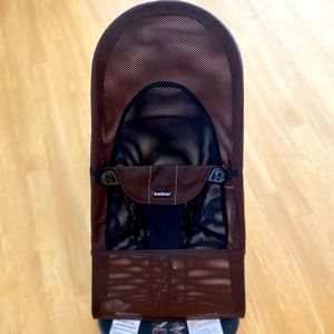 Baby bjorn infant bouncer